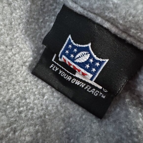 Philadelphia Eagles New Era NFL Pom Pom Beanie Knit Hat - Picture 5 of 5